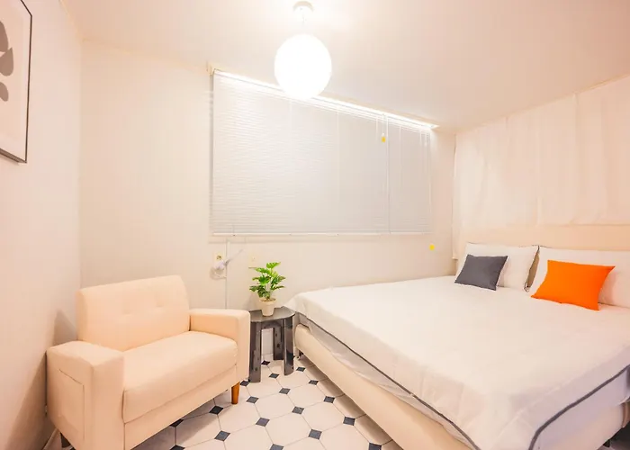Monohaus, Nonhyeon Near Gangnam, 5 Min Walk From The Subway Station *